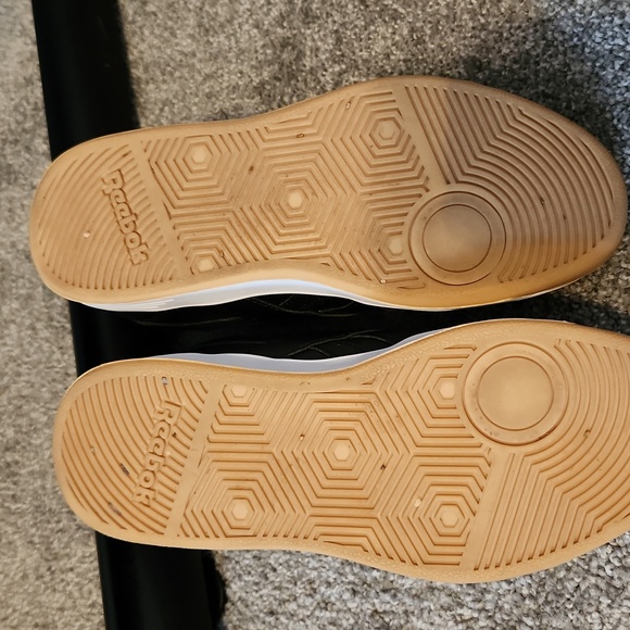 Reebok Women's Tennis shoe and matching bag - Picture 6 of 8